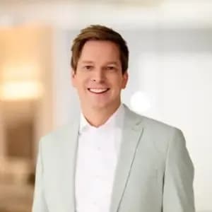 Priv.-Doz.-Dr.-med.-Tim-Schultz--300x300