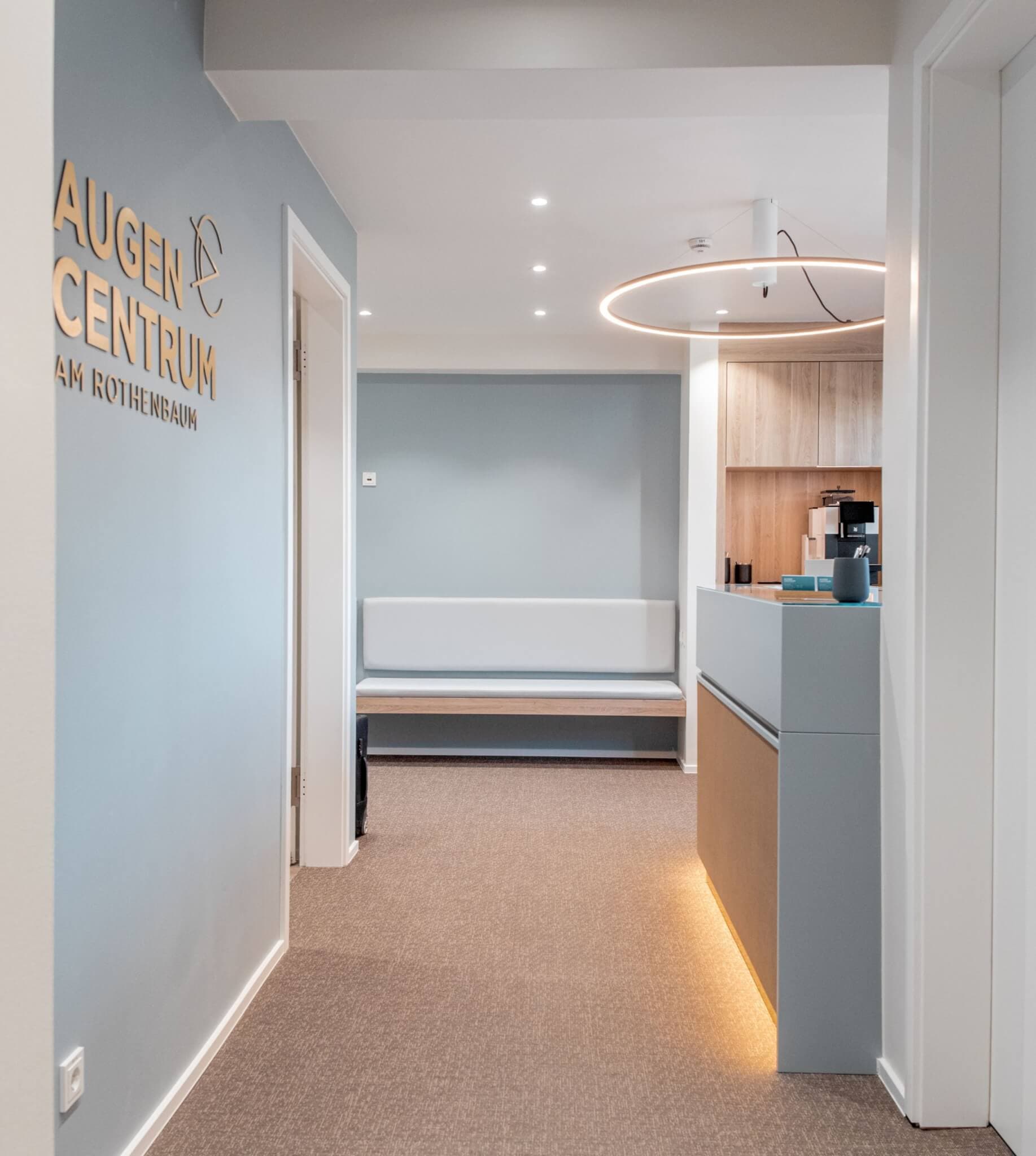 In unserem neu designten Augenlaserzentrum AugenCentrum am Rothenbaum in Hamburg setzen wir auf minimalinvasive, schmerzfreie Behandlungsmethoden und modernste Medizintechnik.